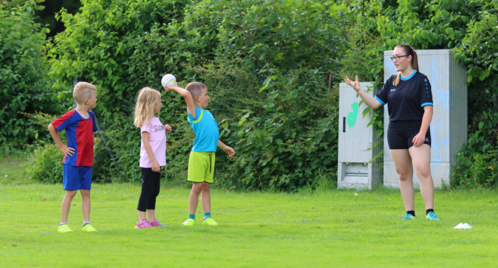 Faustis Ballschule der TG Faustball-Abteilung