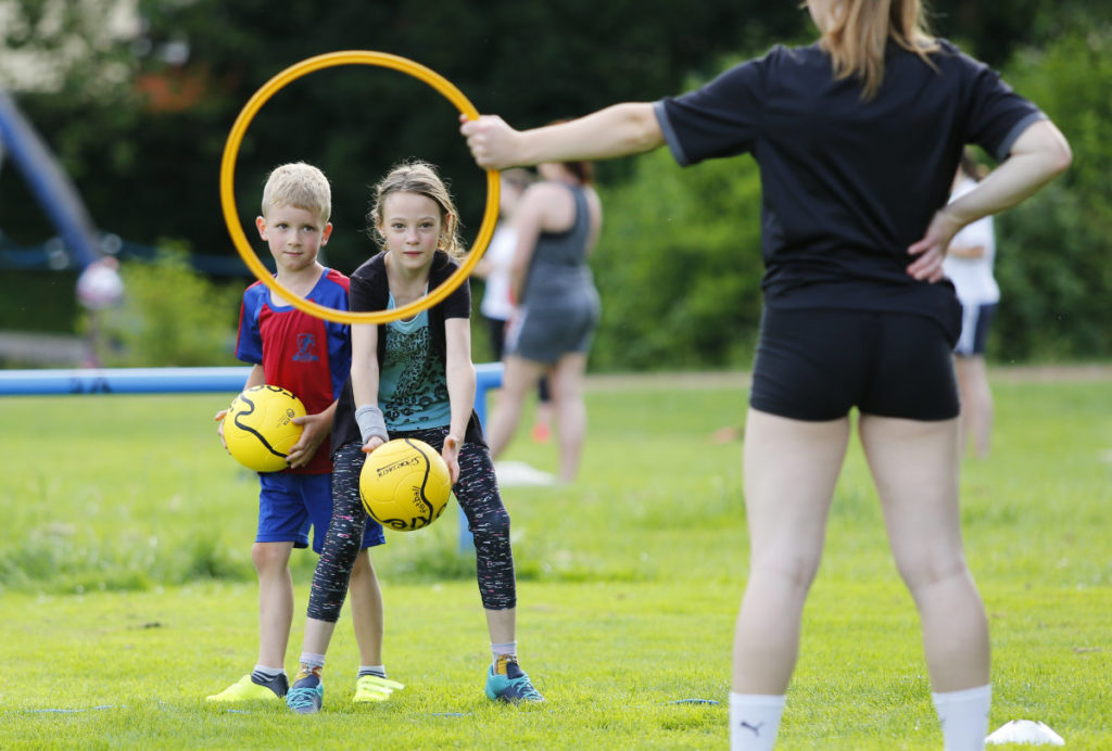 Faustis Ballschule der TG Faustball-Abteilung